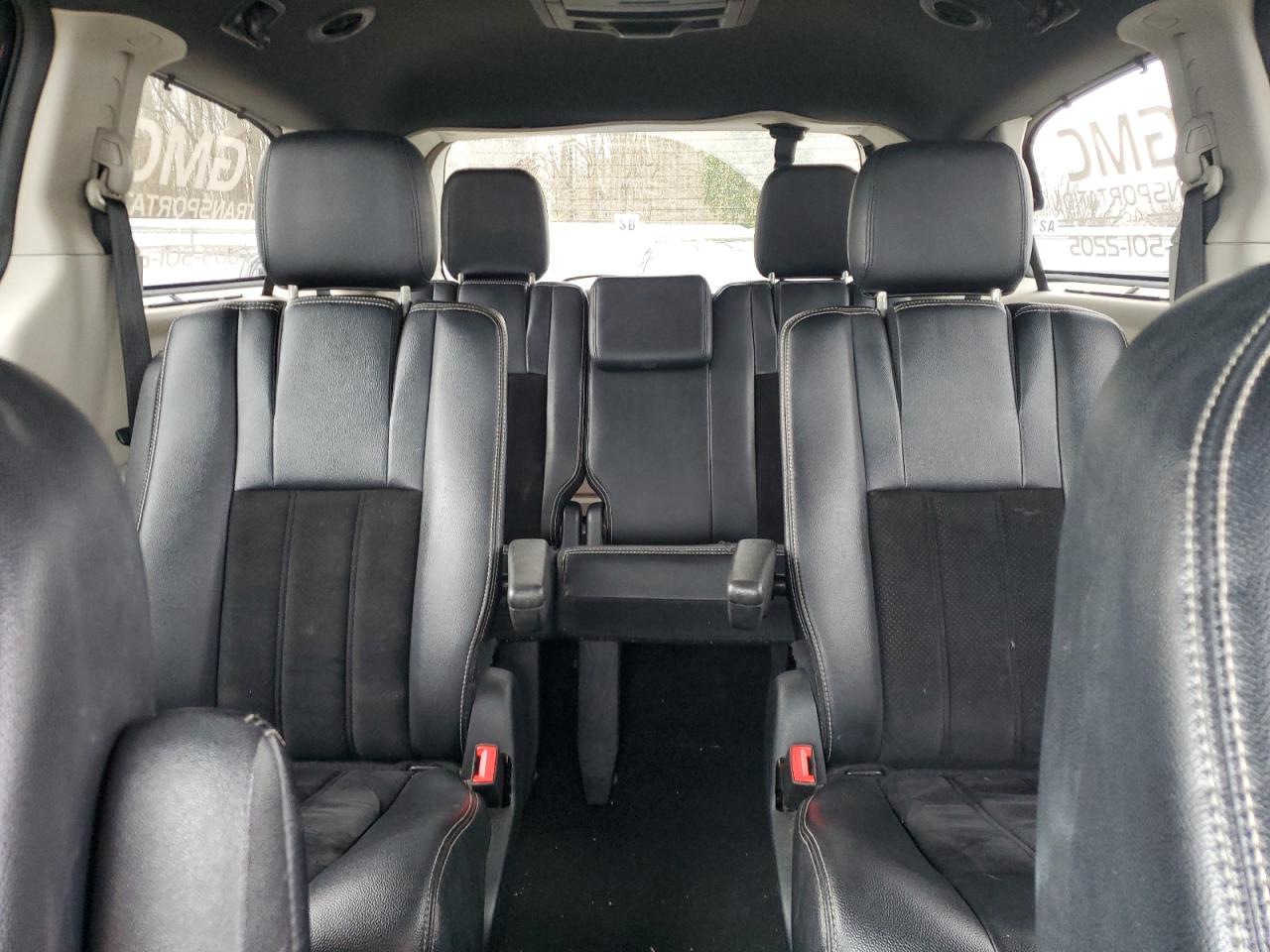 2016 Dodge Caravan - Image 10