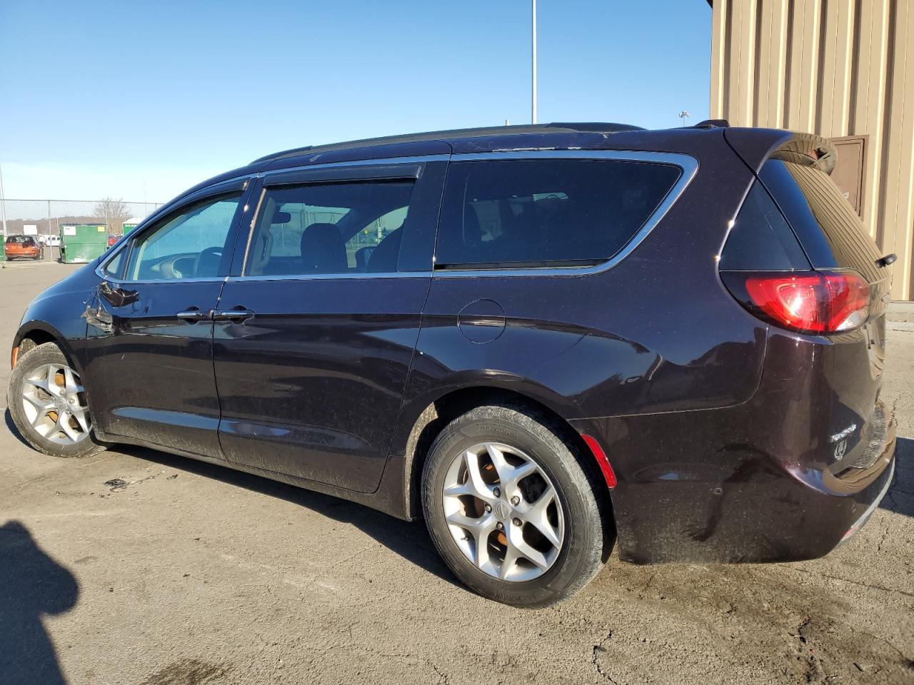 2019 Chrysler Pacifica - Image 2