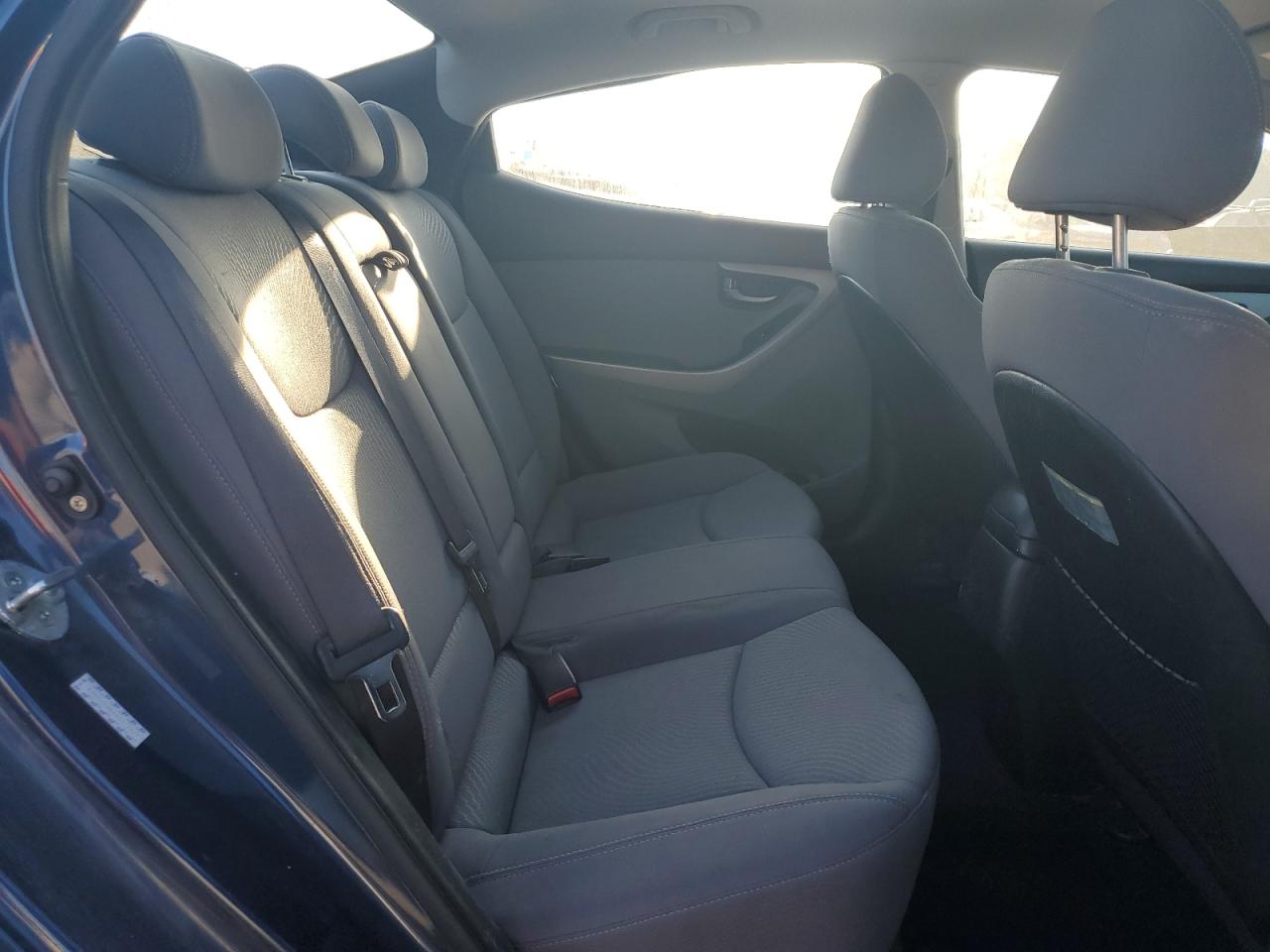 2016 Hyundai Elantra - Image 10