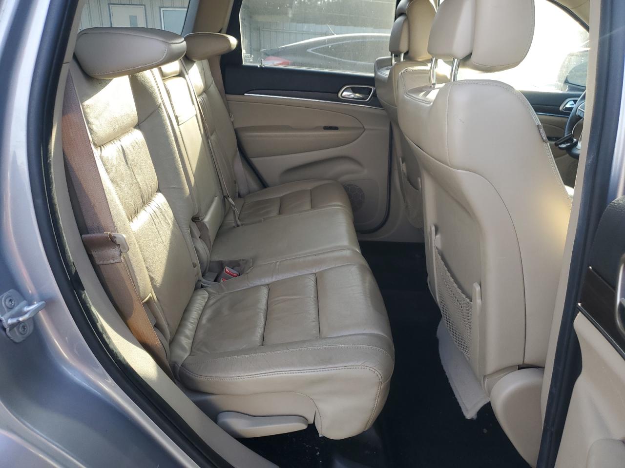 2014 Jeep Grand Cherokee - Image 11