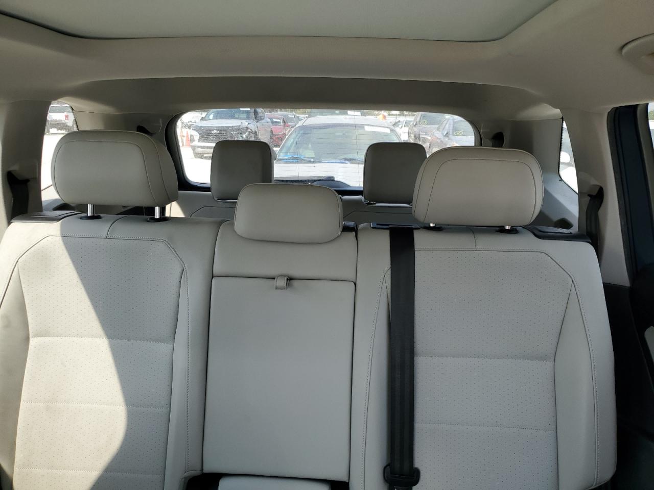 2018 Volkswagen Tiguan - Image 10