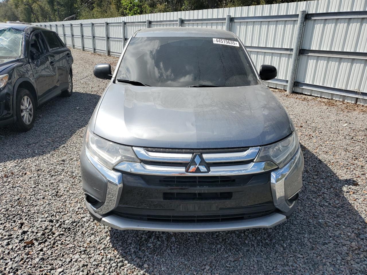 2017 Mitsubishi Outlander - Image 5