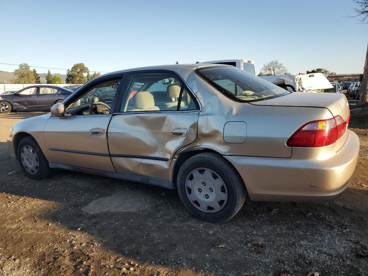 2000 Honda Accord - Image 2