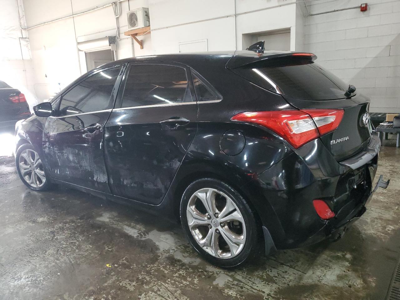 2014 Hyundai Elantra - Image 2