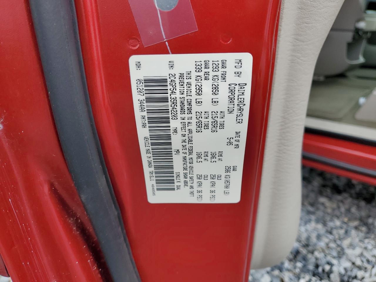 2005 Chrysler Town & Country - Image 15