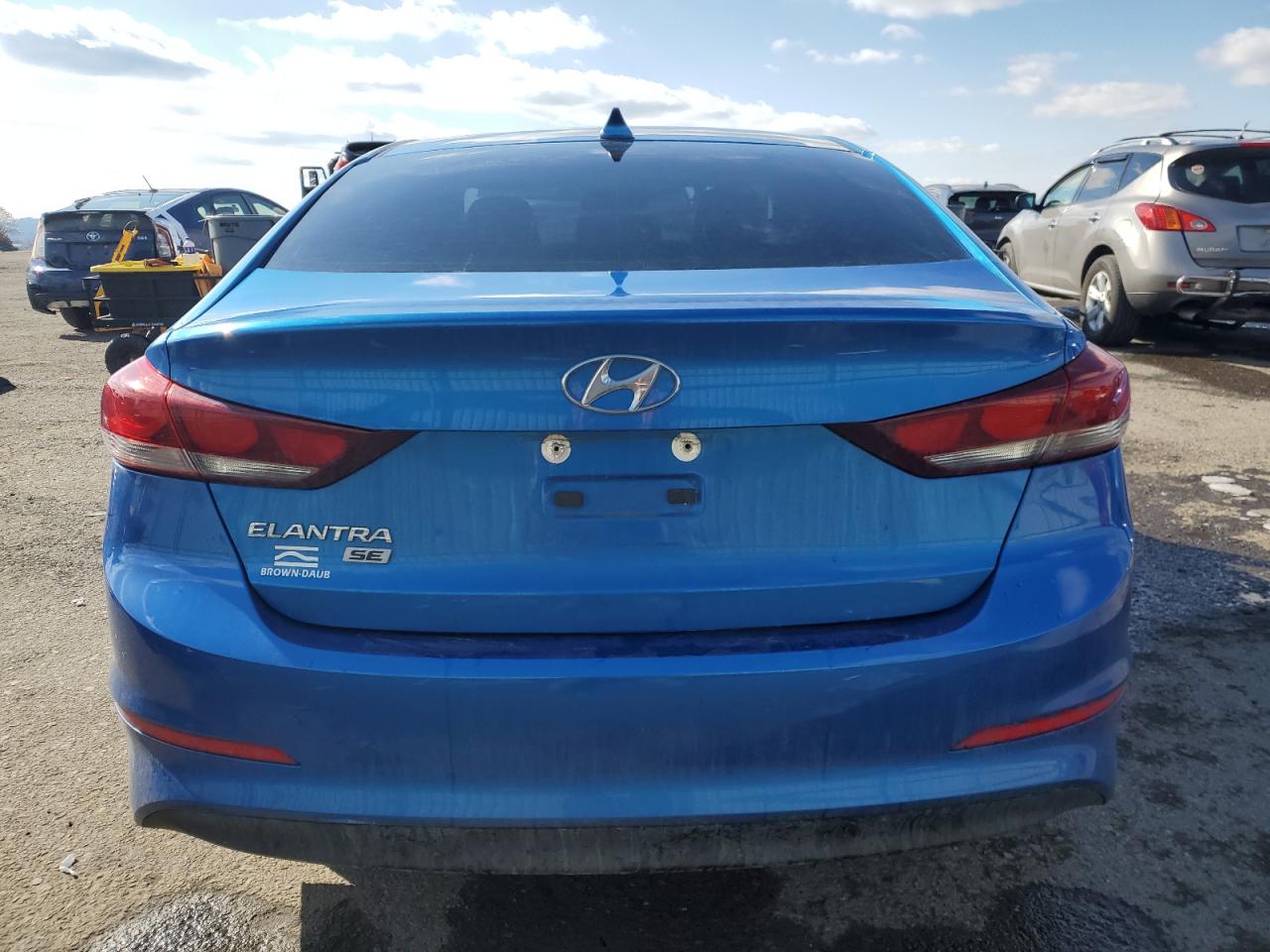 2017 Hyundai Elantra - Image 6