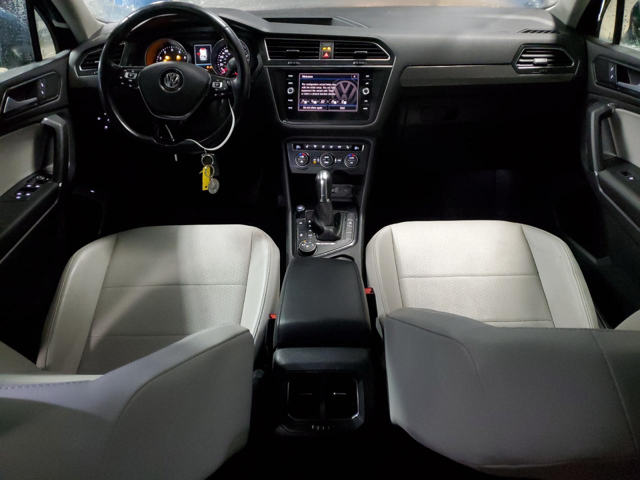 2018 Volkswagen Tiguan - Image 8