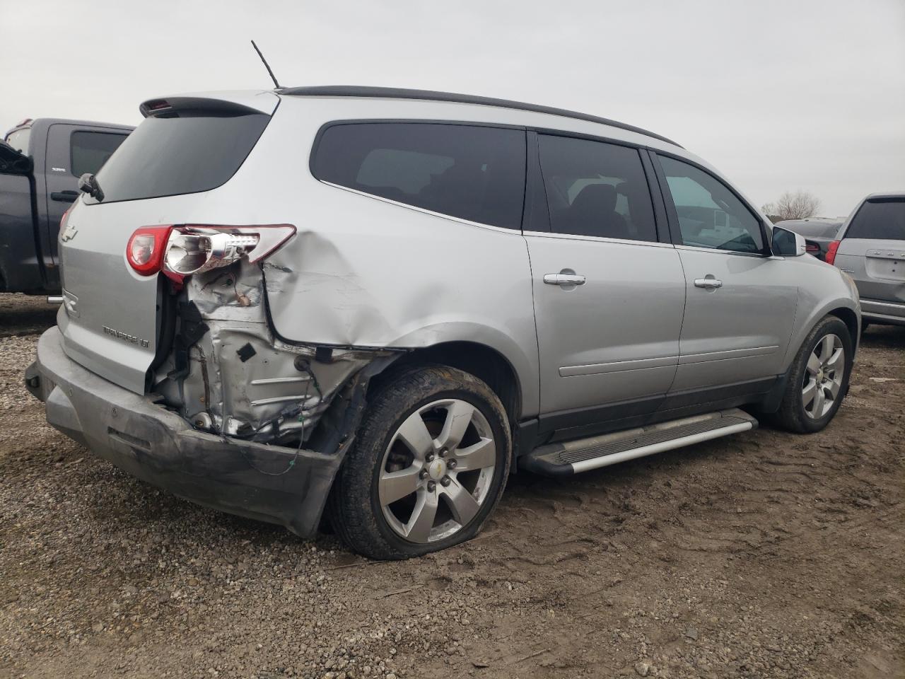 2011 Chevrolet Traverse - Image 3