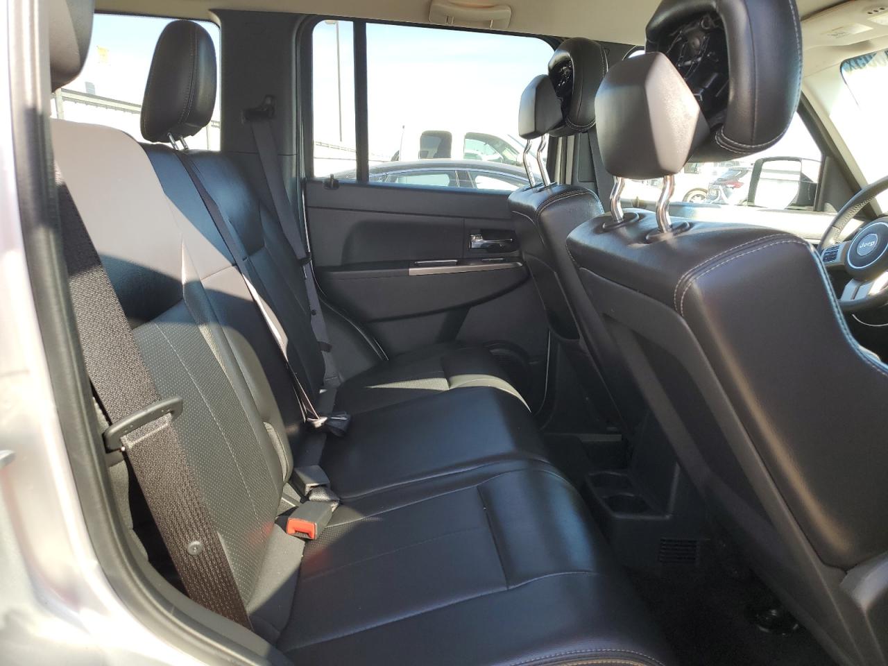 2012 Jeep Liberty (North America) - Image 11