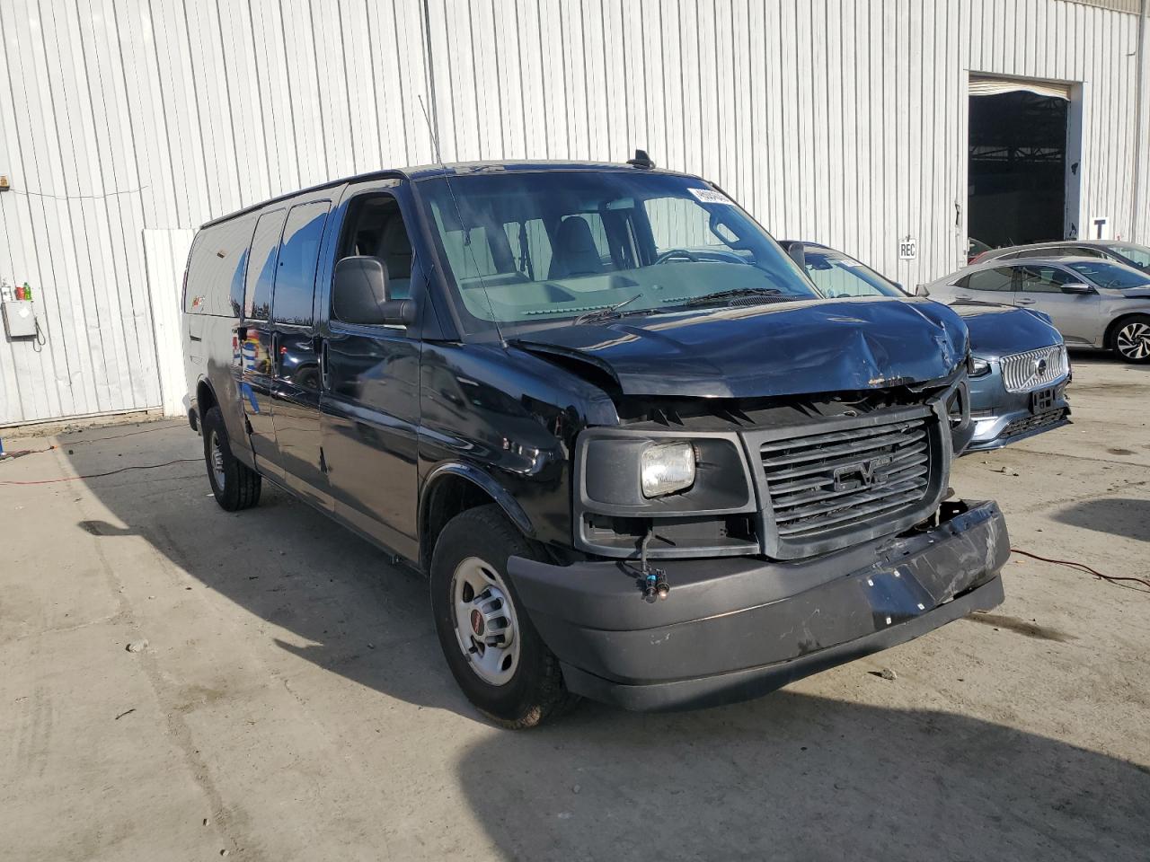 2017 GMC Savana - Image 4