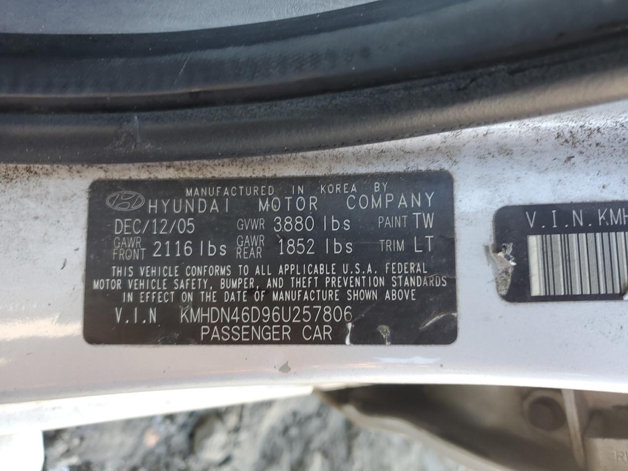 2006 Hyundai Elantra - Image 12