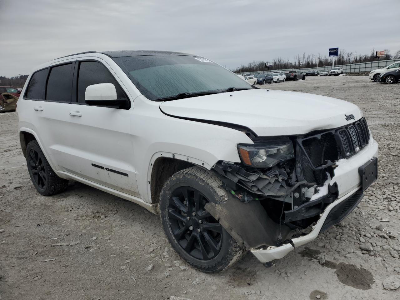 2018 Jeep Grand Cherokee - Image 4