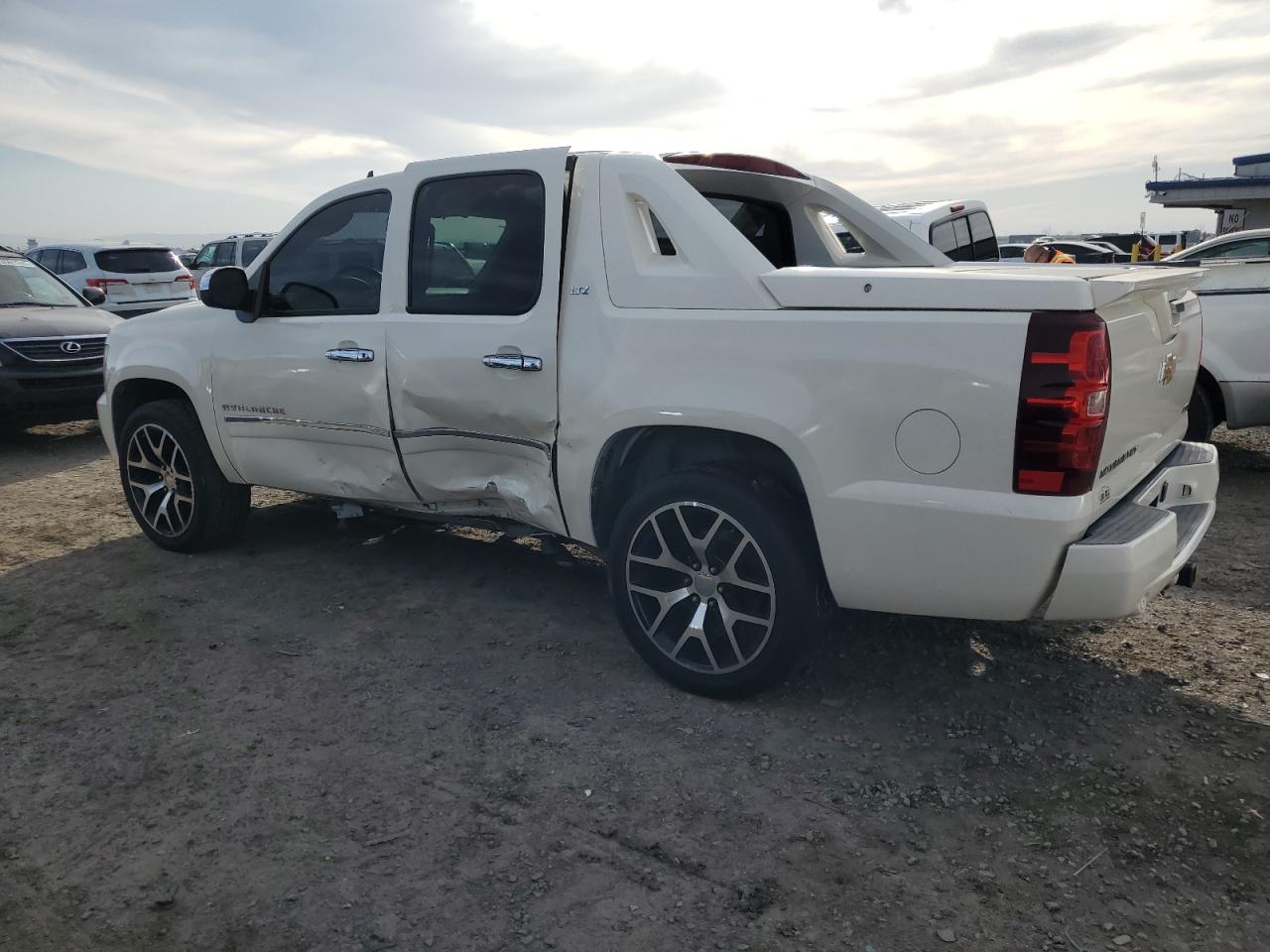 2012 Chevrolet Avalanche - Image 2