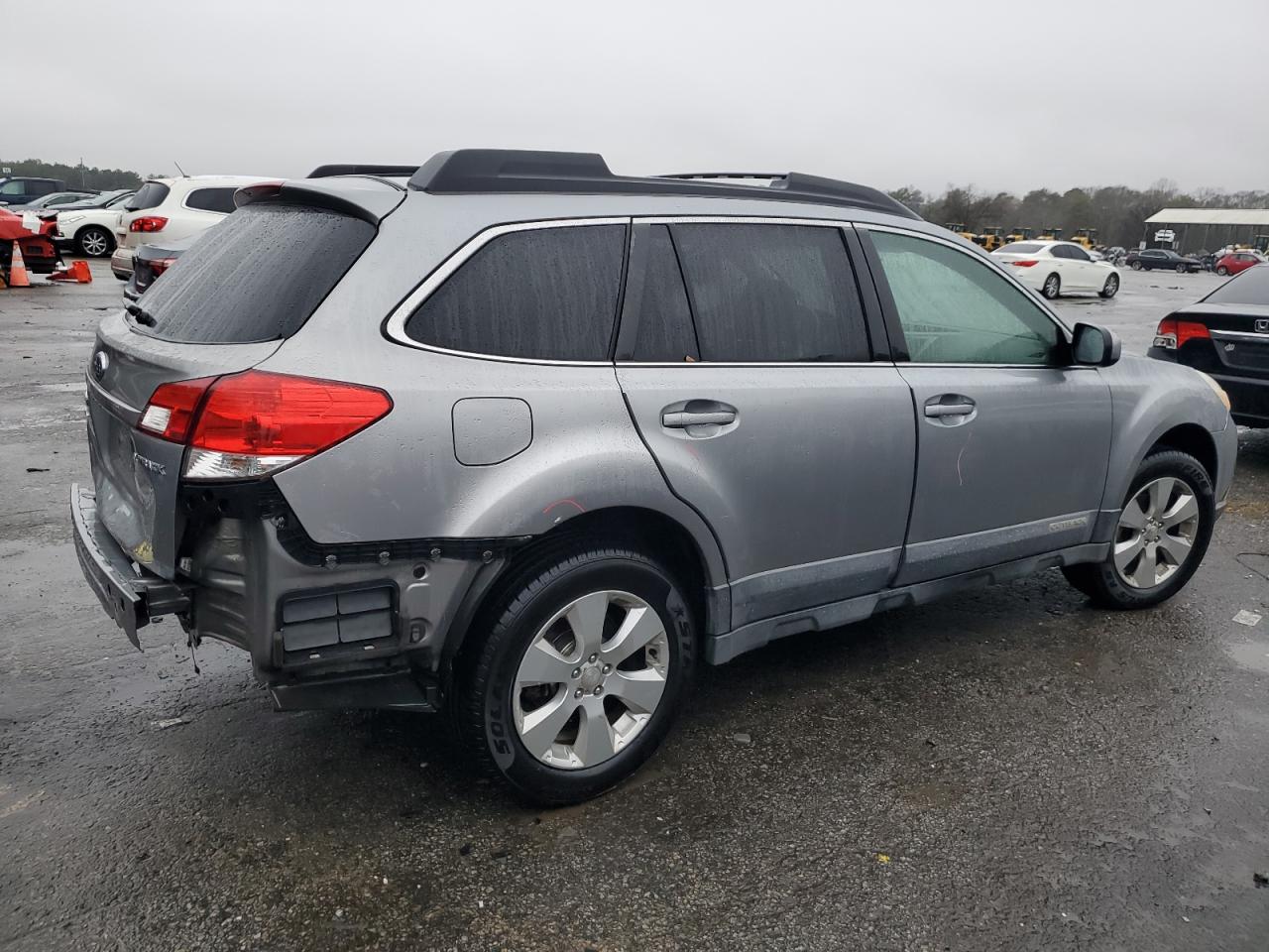 2010 Subaru Outback - Image 3