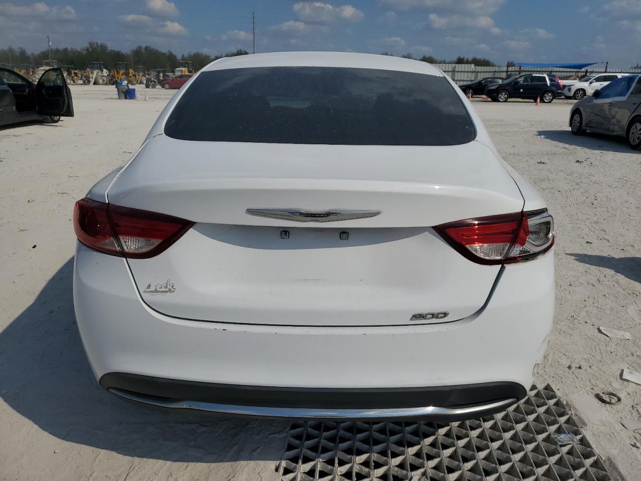 2015 Chrysler 200 - Image 6