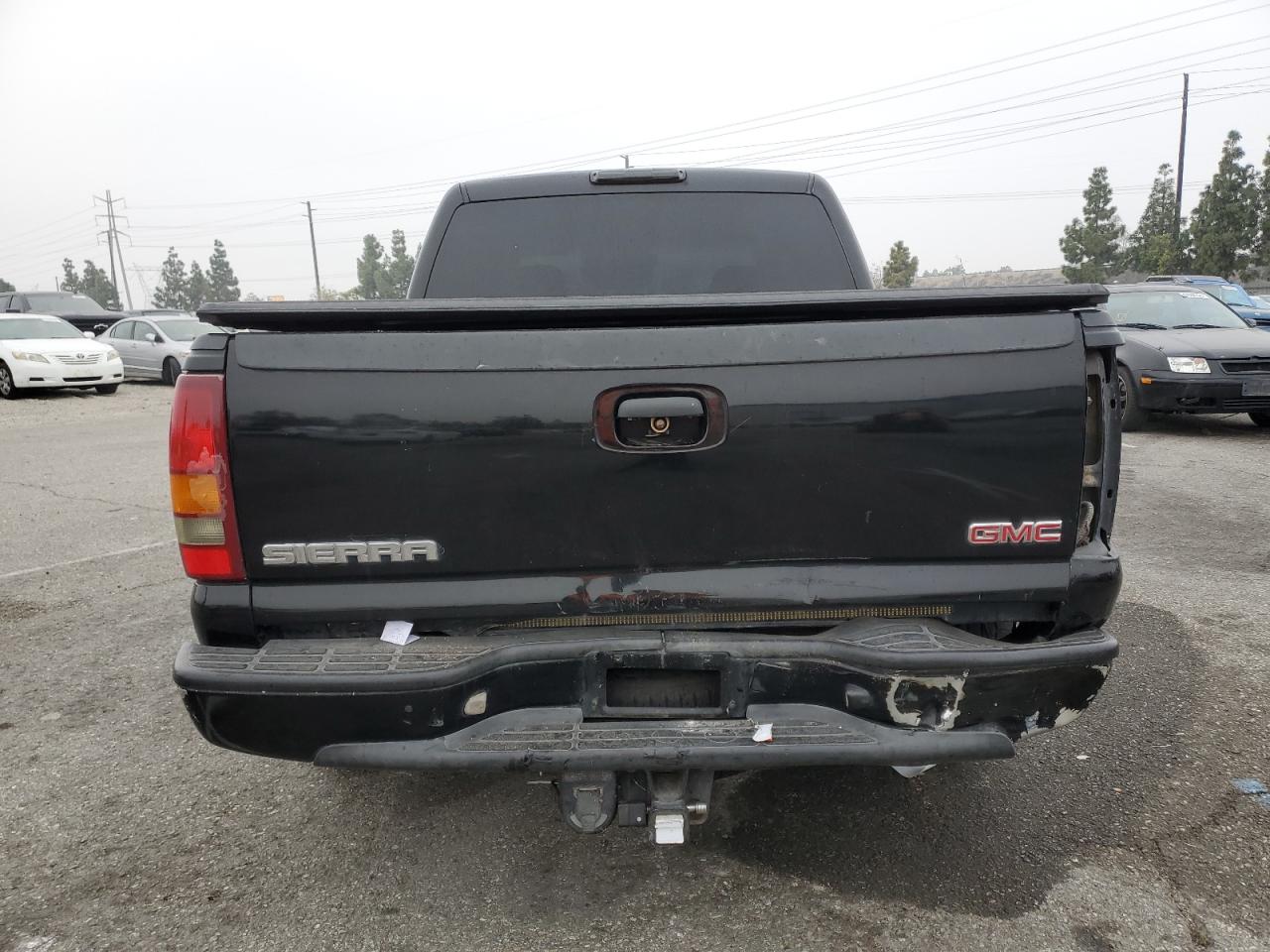 2005 GMC Sierra - Image 6