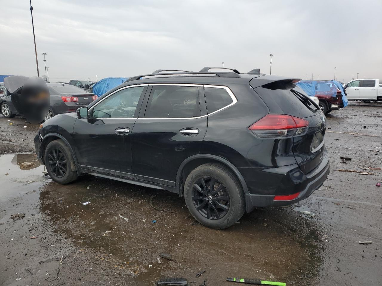 2018 Nissan Rogue - Image 2