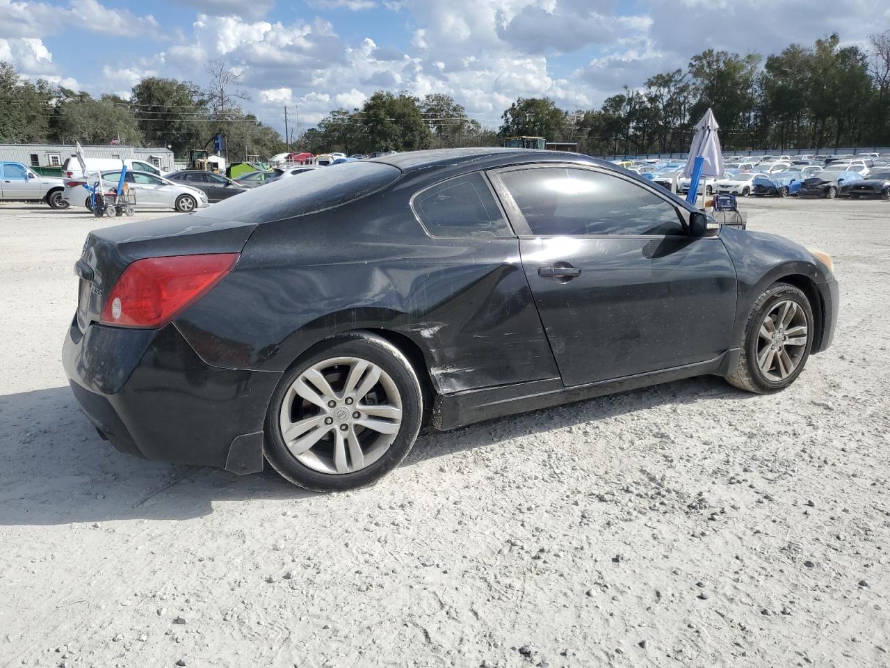 2010 Nissan Altima - Image 3