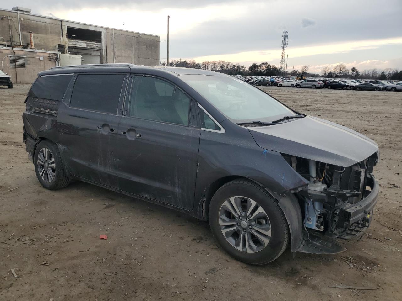 2020 Kia Sedona - Image 4