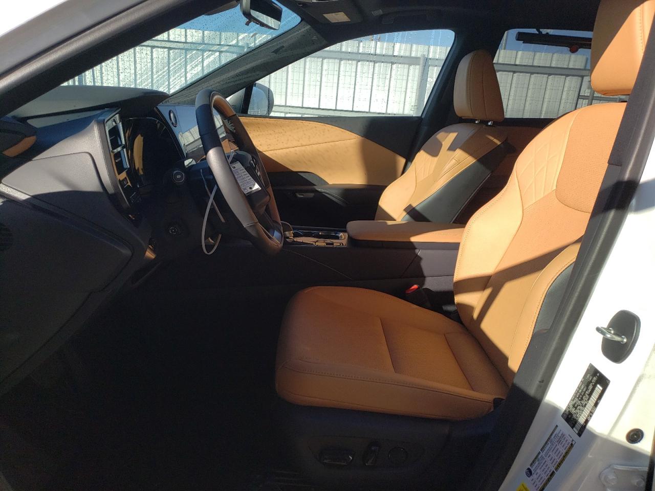 2024 Lexus RX - Image 7