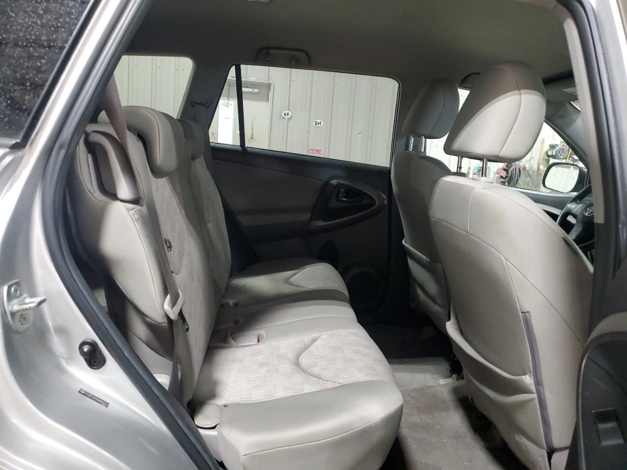 2010 Toyota RAV 4 - Image 11
