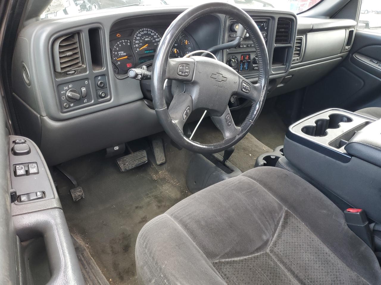 2005 Chevrolet Silverado - Image 8