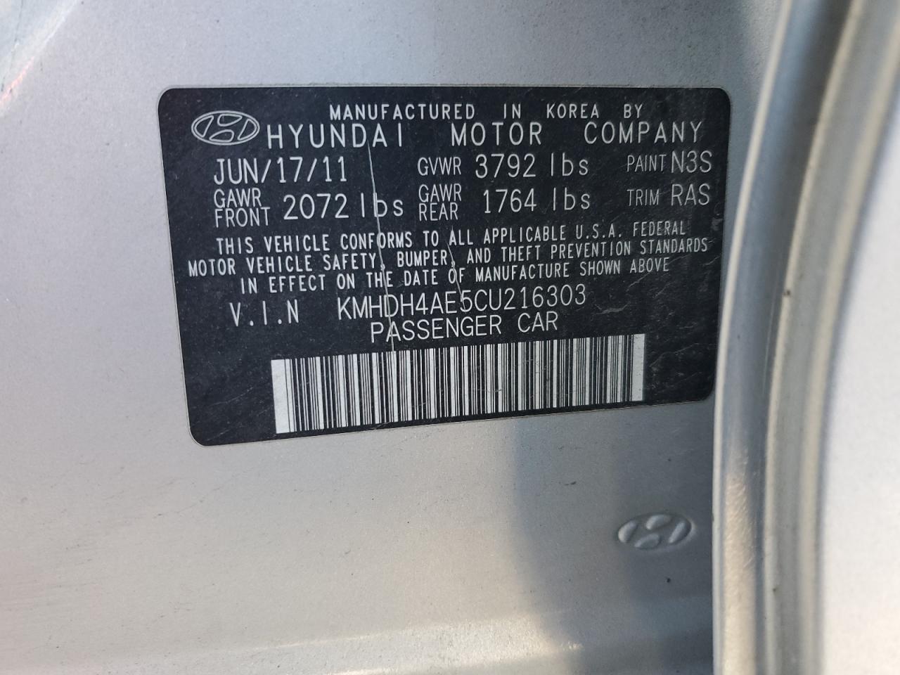 2012 Hyundai Elantra - Image 13