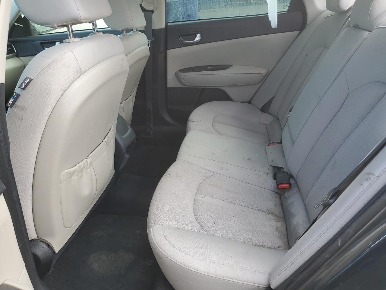 2016 Kia Optima - Image 10