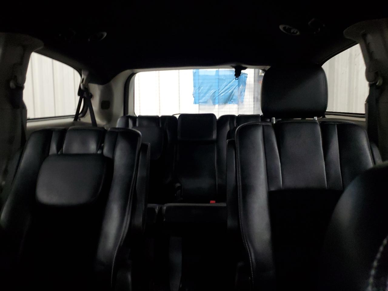 2017 Dodge Caravan - Image 10