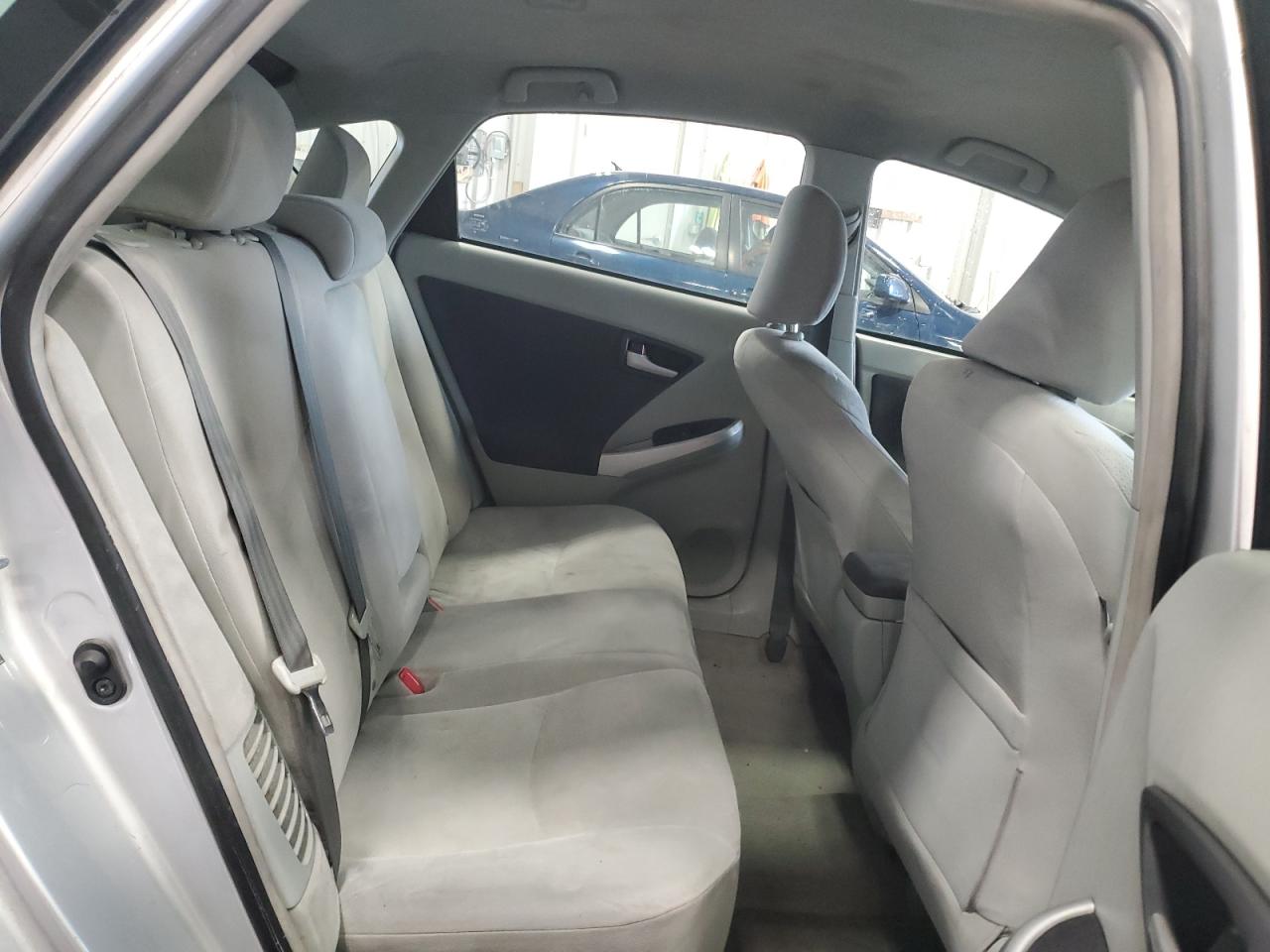 2010 Toyota Prius - Image 10