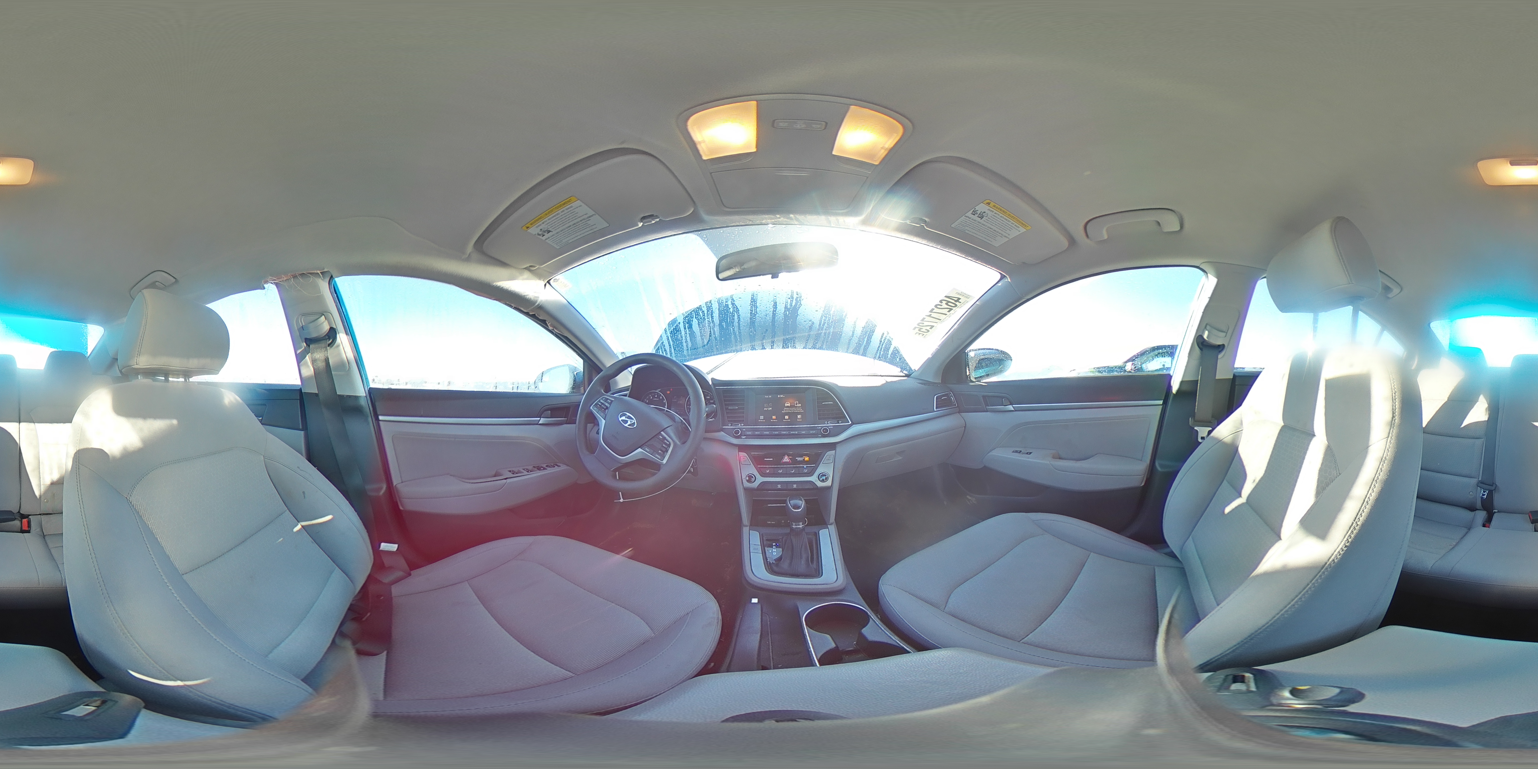 2017 Hyundai Elantra - Image 13
