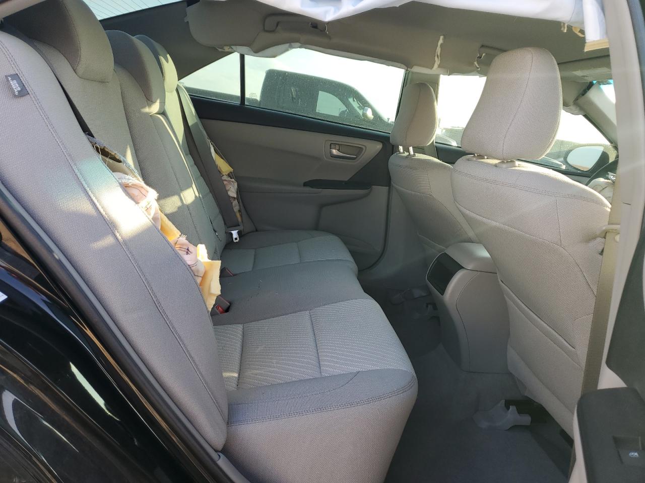 2016 Toyota Camry - Image 10