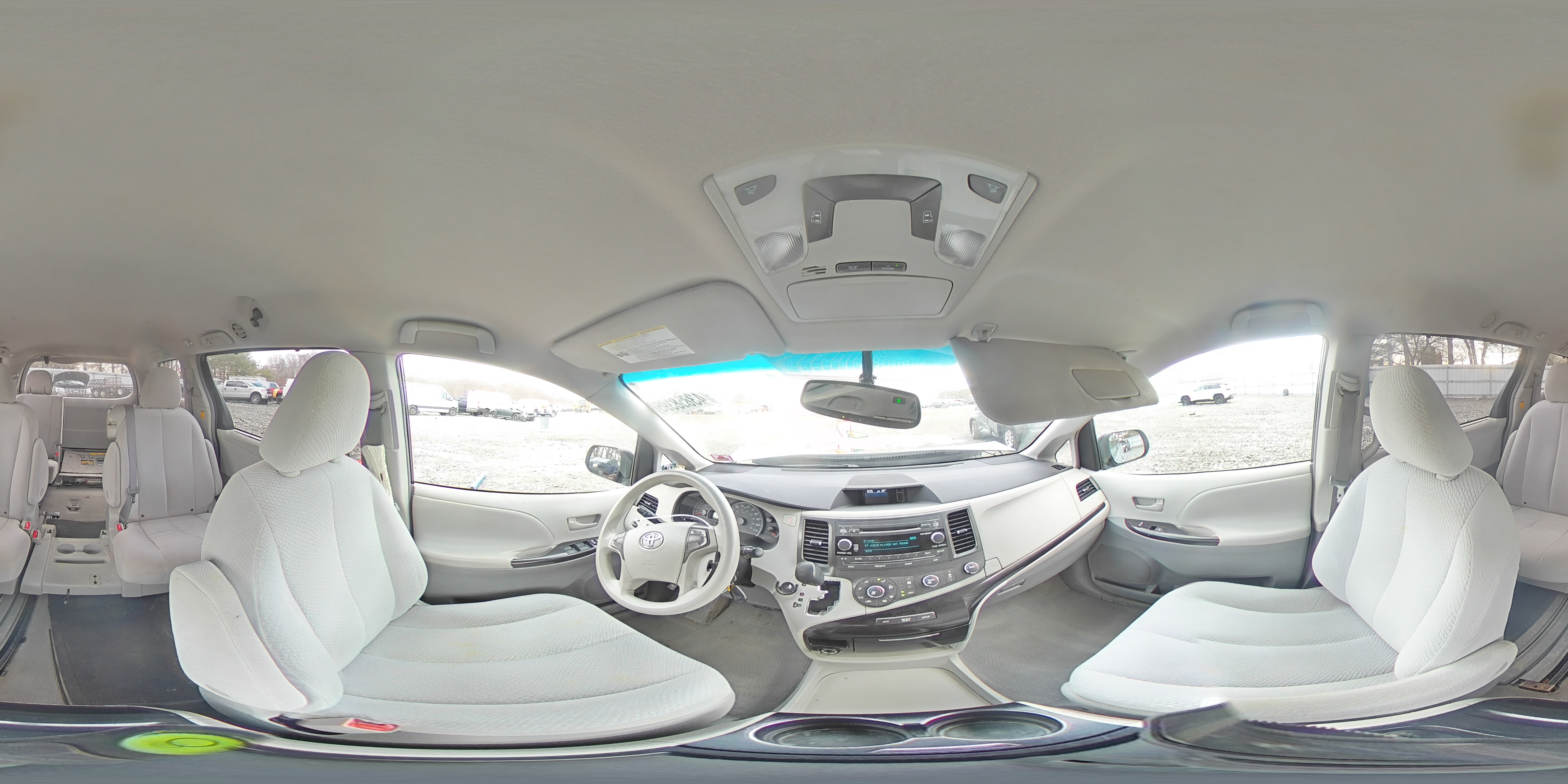 2011 Toyota Sienna - Image 14