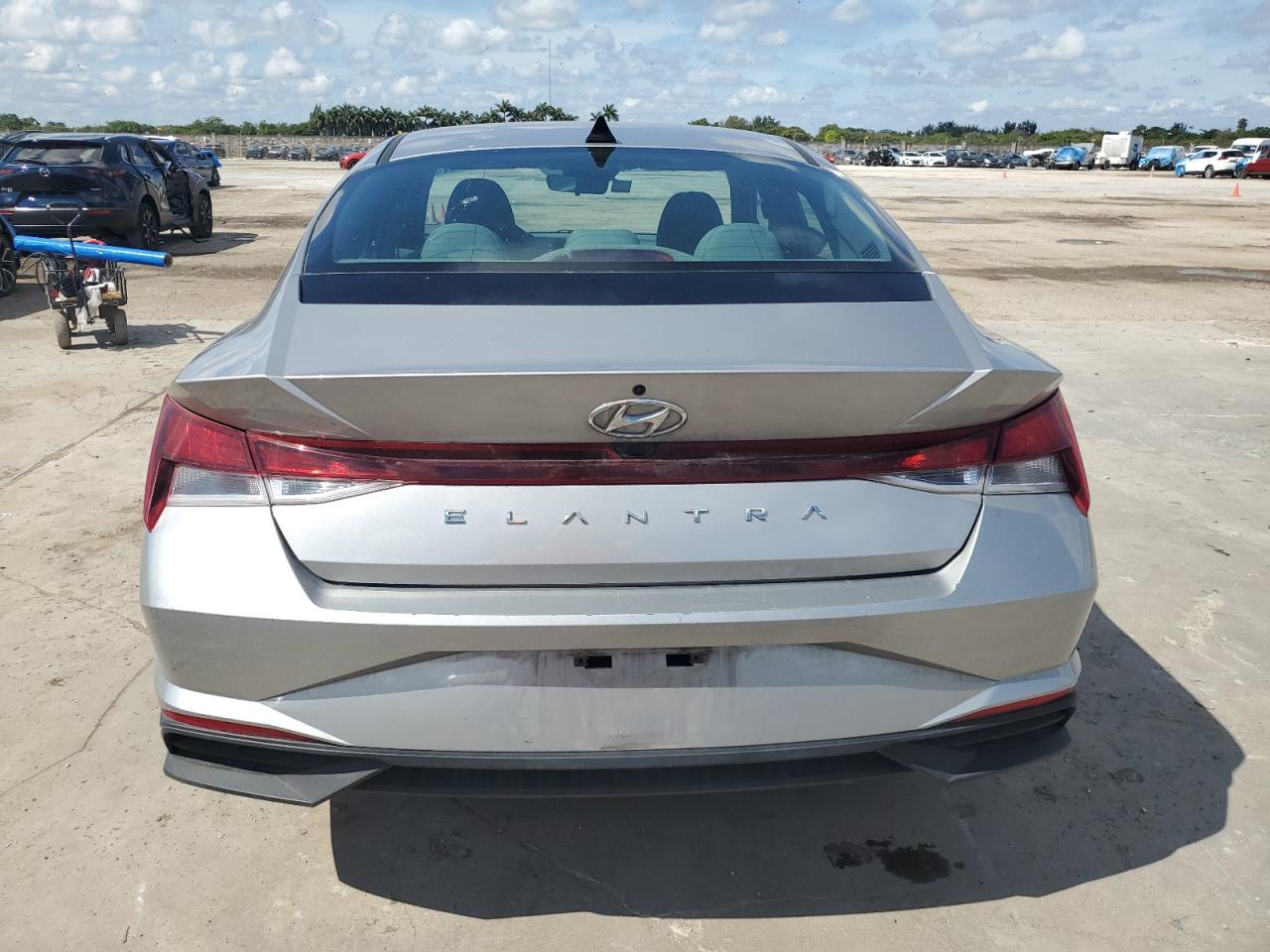 2021 Hyundai Elantra - Image 6