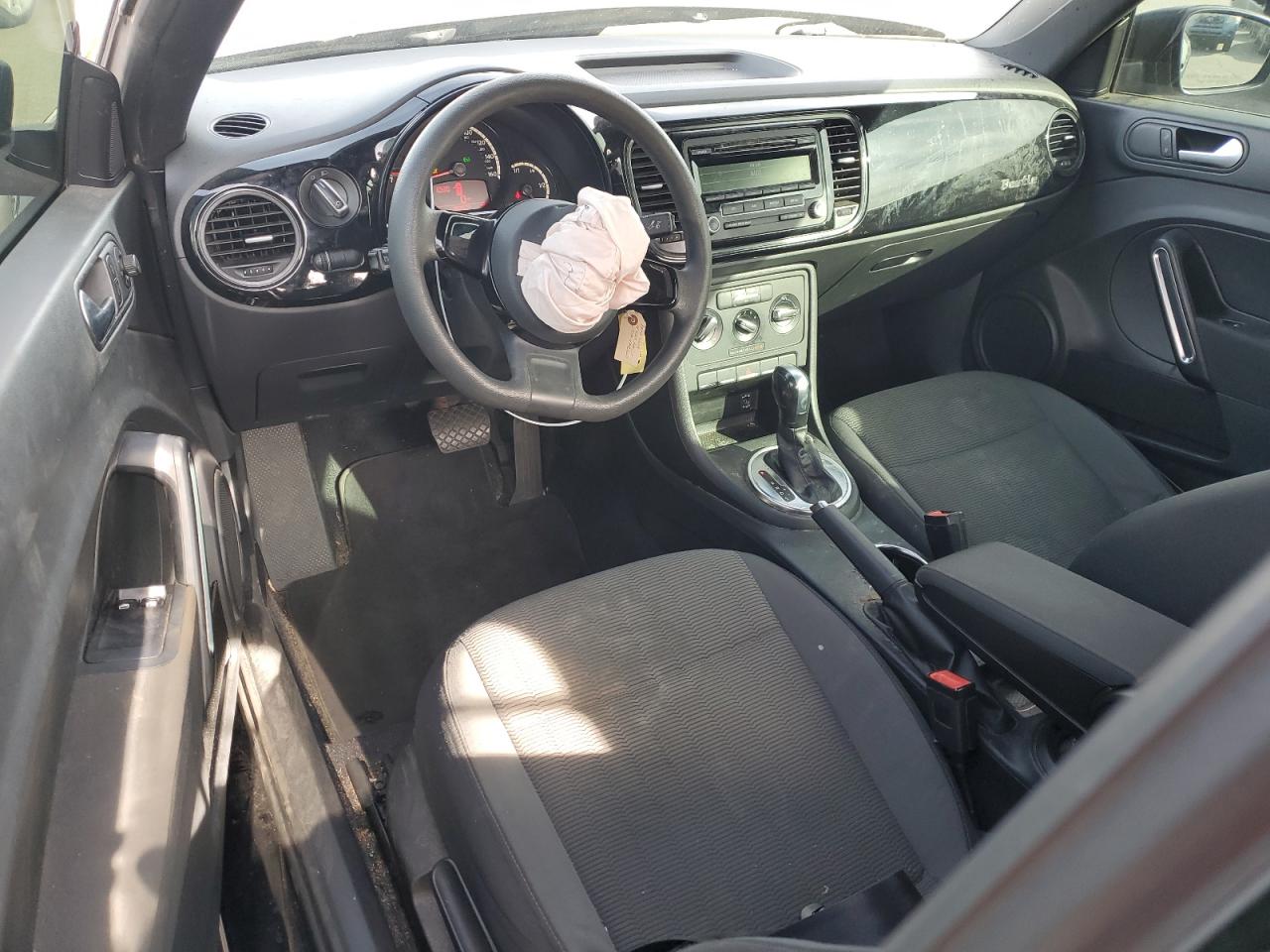 2014 Volkswagen Beetle - Image 8