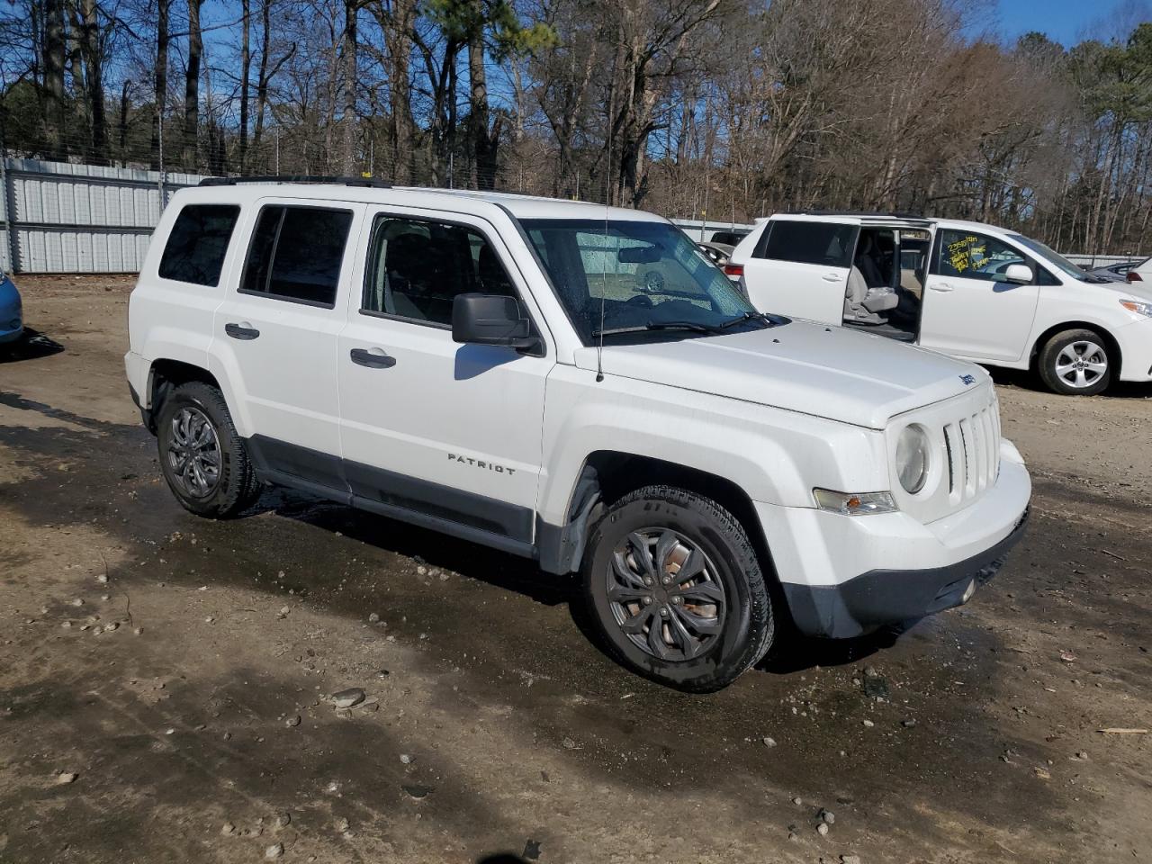 2014 Jeep Liberty (Patriot) - Image 4