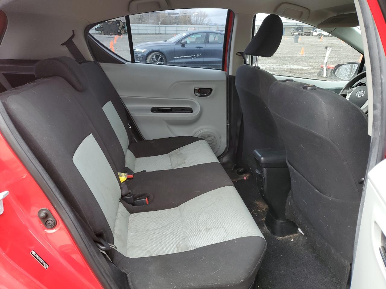 2014 Toyota Prius - Image 11