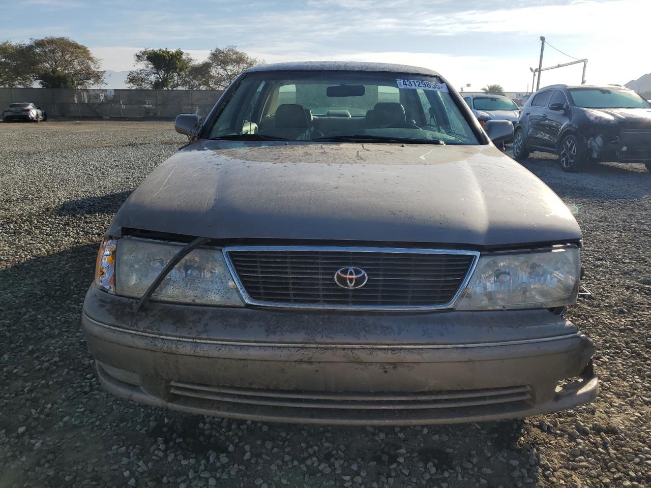1998 Toyota Avalon - Image 5