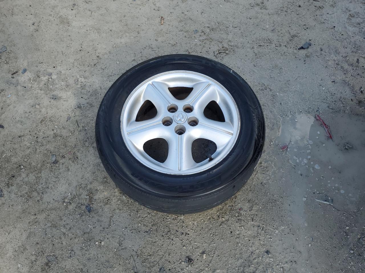 2004 Pontiac Vibe - Image 13