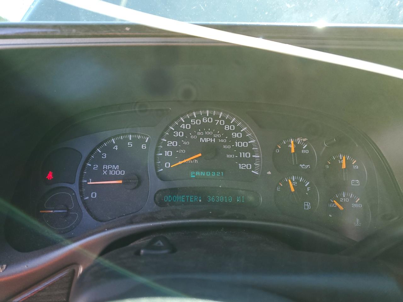 2003 GMC Yukon - Image 9