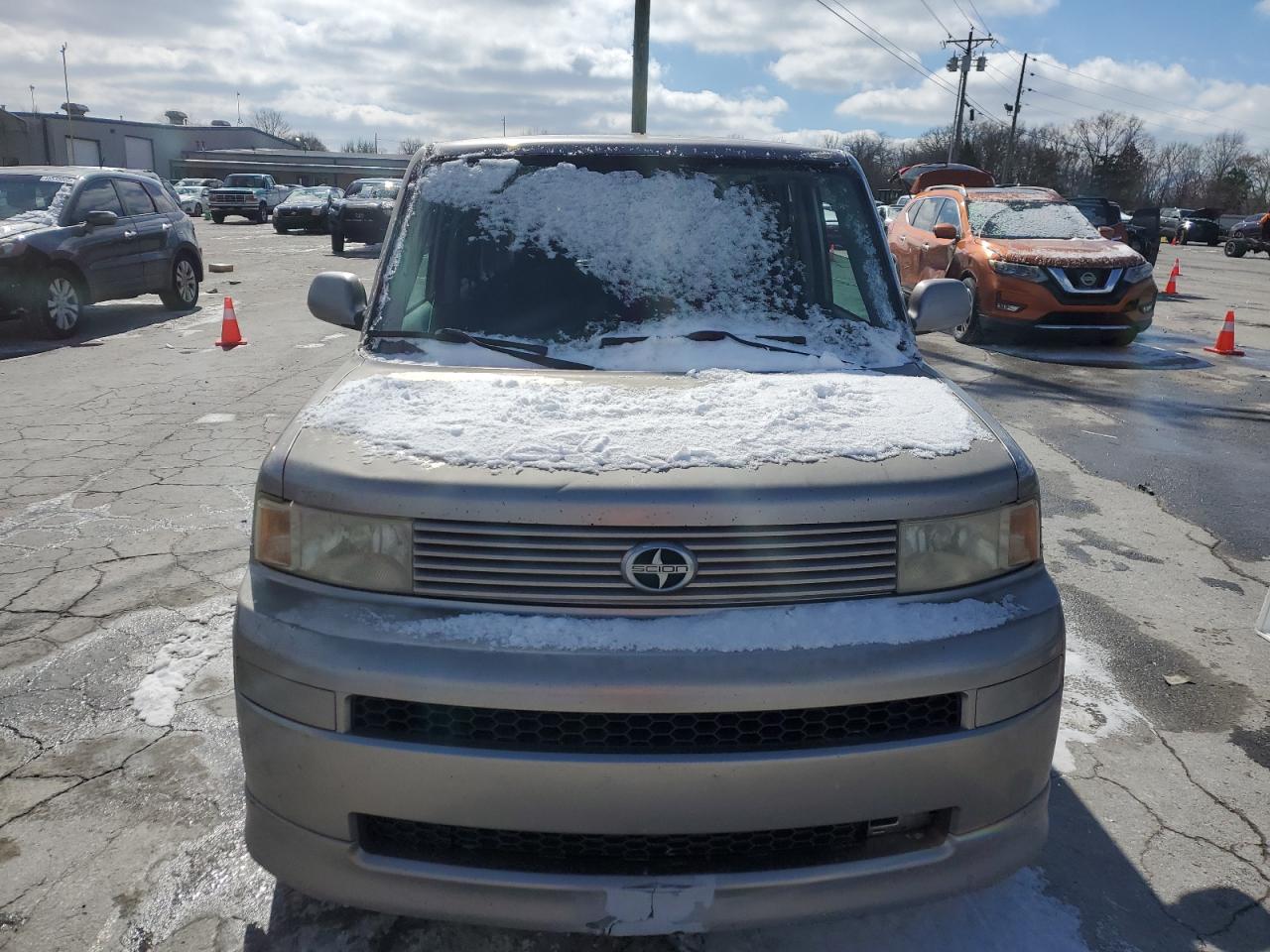 2005 Scion xB - Image 5
