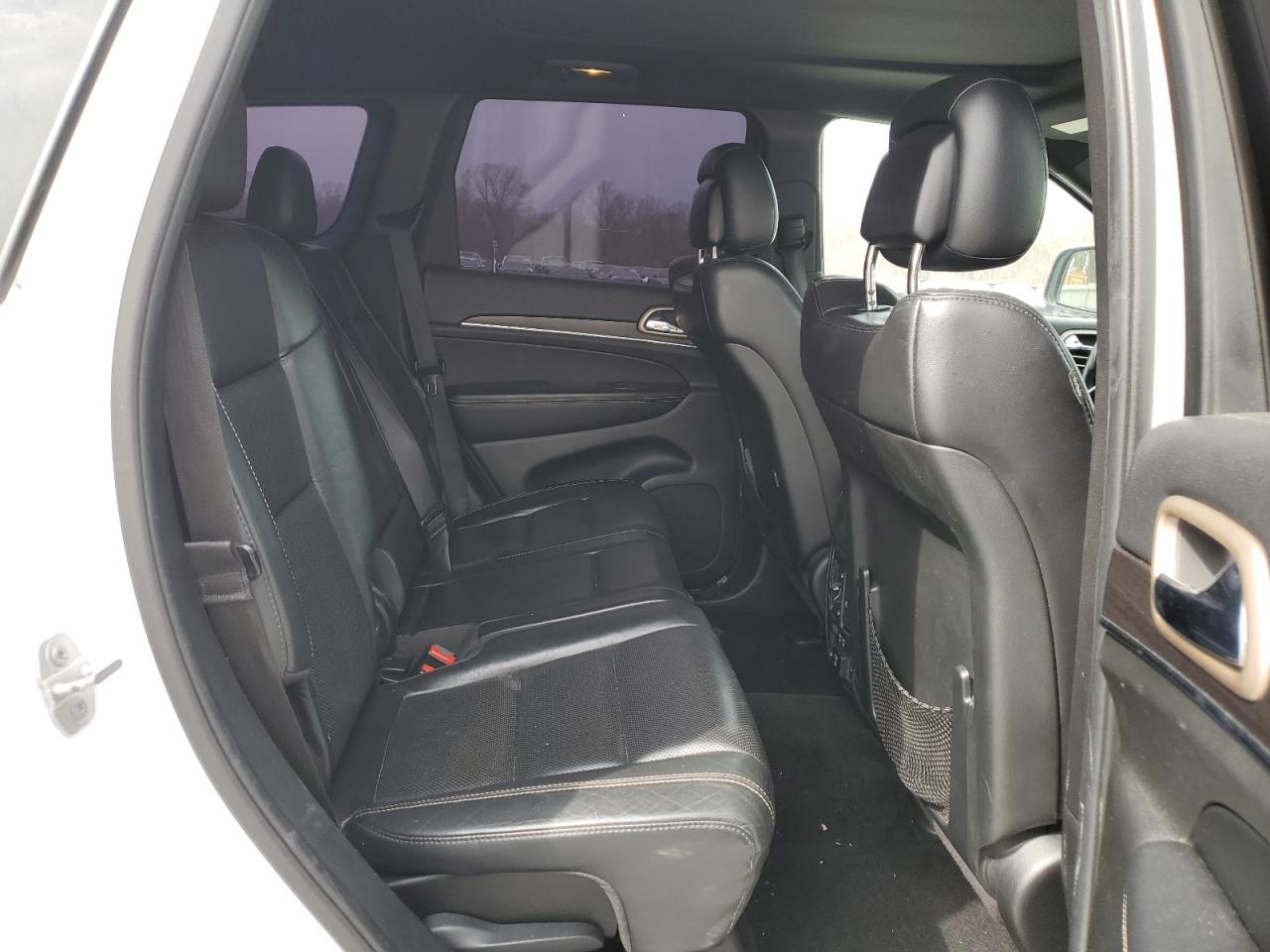 2015 Jeep Grand Cherokee - Image 11