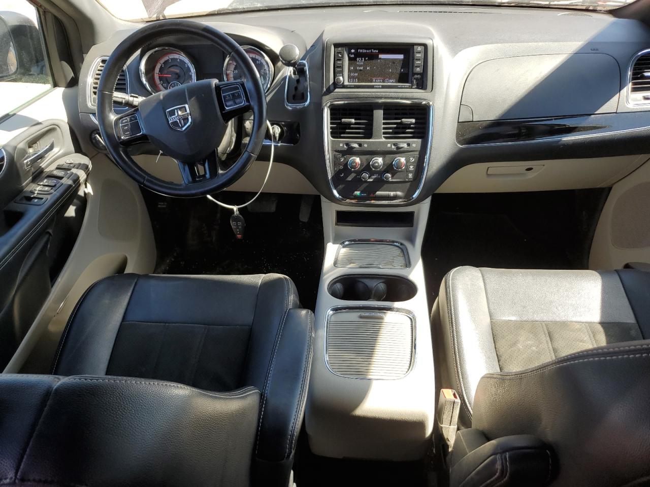 2019 Dodge Caravan - Image 8