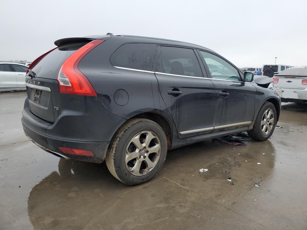 2016 Volvo XC60 - Image 3