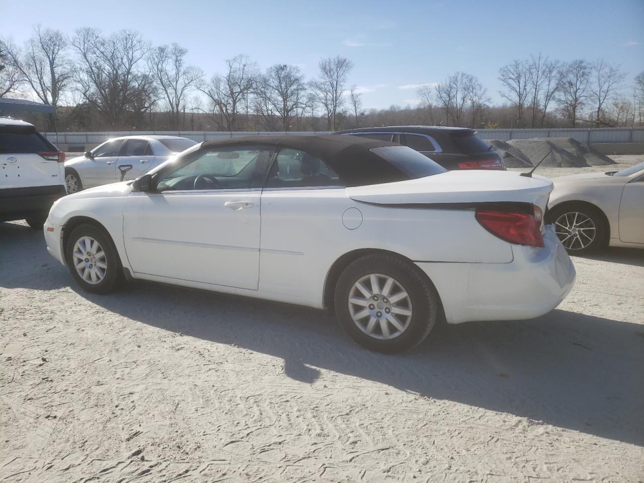 2010 Chrysler Sebring - Image 2