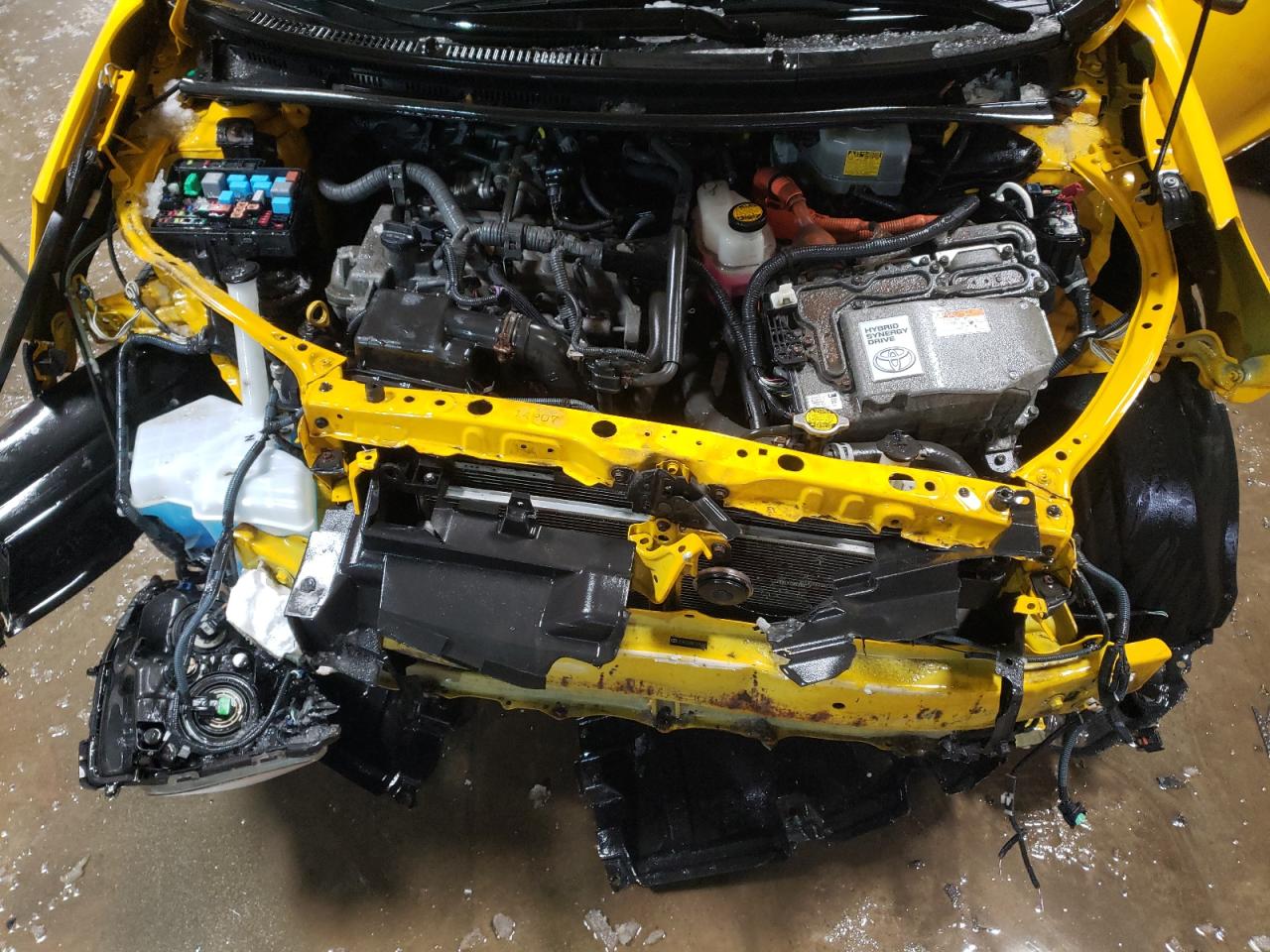 2014 Toyota Prius - Image 11