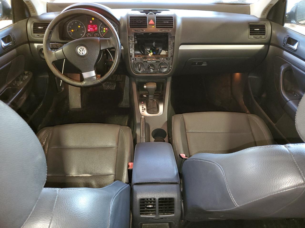 2009 Volkswagen Jetta - Image 8