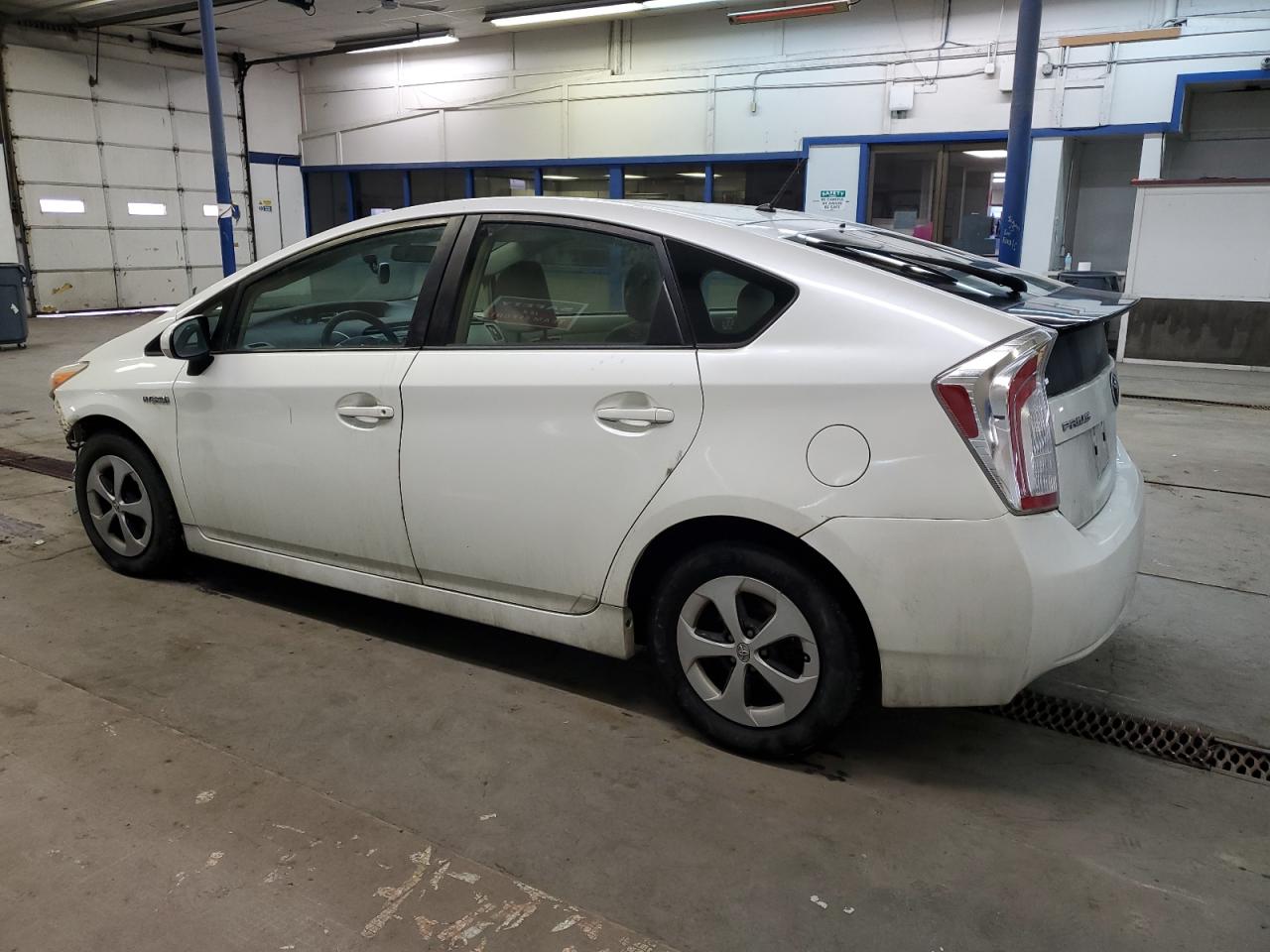 2014 Toyota Prius - Image 2