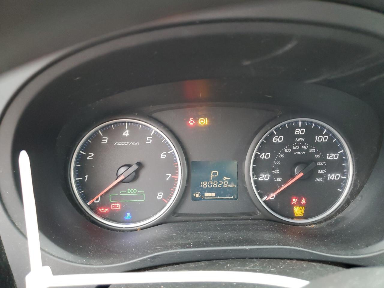 2014 Mitsubishi Outlander - Image 9