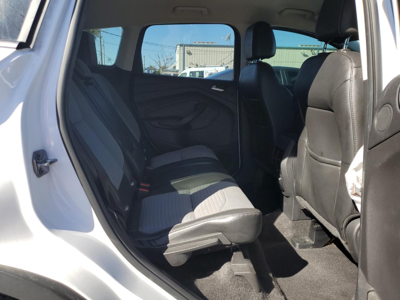 2017 Ford Escape - Image 11